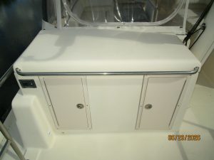 cockpit, Mainship 400, trawler for sale