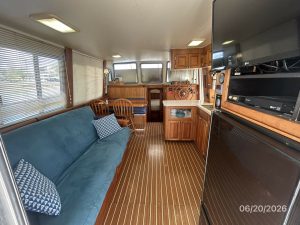 salon, Mainship 400, trawler for sale