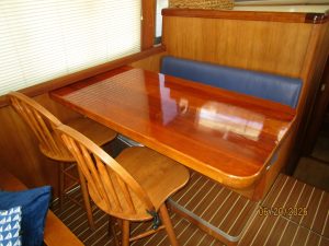salon, Mainship 400, trawler for sale