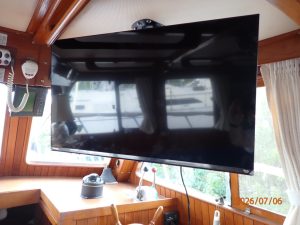 navigation station, Monk 36, trawler for sale