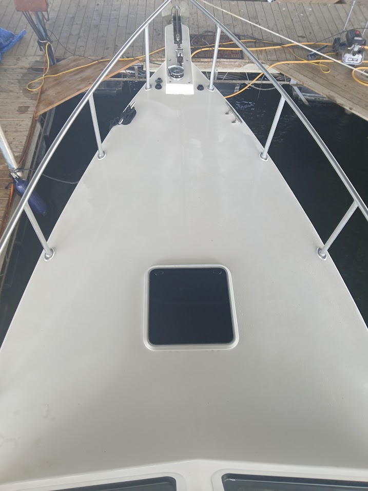 Great Harbour TT 35 in mint condition on the water