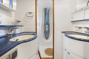 bath, Catana 582, catamaran for sale