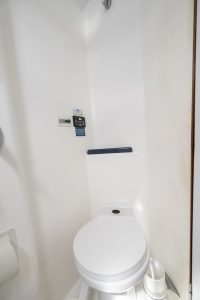 bath, Catana 582, catamaran for sale