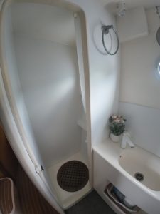 bath, Catana 471, catamaran for sale