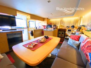 salon, Lagoon 450, catamaran for sale
