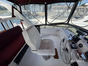 helm, Ocean Alexander 42, trawler for sale