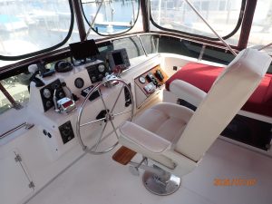 helm, Ocean Alexander 42, trawler for sale