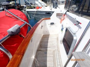 cockpit, Ocean Alexander 42, trawler for sale