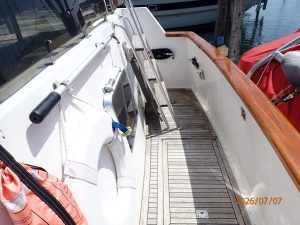 cockpit, Ocean Alexander 42, trawler for sale
