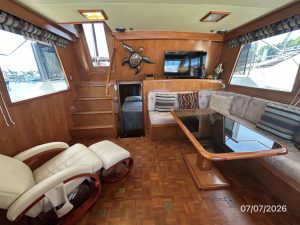 salon, Ocean Alexander 42, trawler for sale