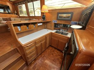 interior, Ocean Alexander 42, trawler for sale
