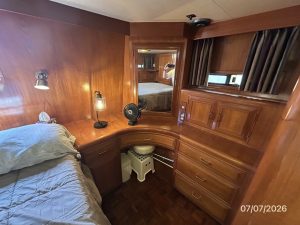 interior, Ocean Alexander 42, trawler for sale