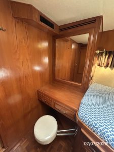 interior, Ocean Alexander 42, trawler for sale