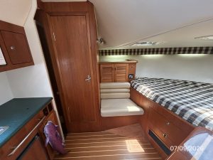 bed, Pursuit, trawler for sale