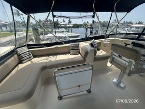 cockpit, Mainship 400, trawler for sale