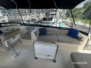 cockpit, Mainship 400, trawler for sale