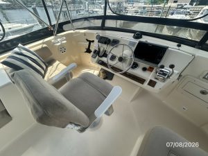 helm, Mainship 400, trawler for sale