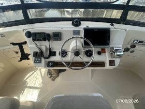 helm, Mainship 400, trawler for sale
