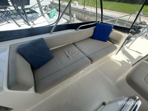 cockpit, Mainship 400, trawler for sale