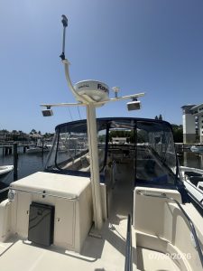 helm, Mainship 400, trawler for sale