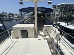 cockpit, Mainship 400, trawler for sale