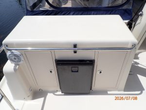 cockpit, Mainship 400, trawler for sale