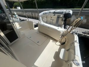 cockpit, Mainship 400, trawler for sale