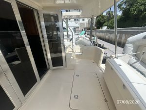 cockpit, Mainship 400, trawler for sale