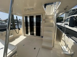 cockpit, Mainship 400, trawler for sale