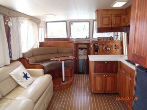 salon, Mainship 400, trawler for sale