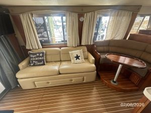 salon, Mainship 400, trawler for sale