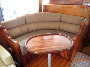 salon, Mainship 400, trawler for sale