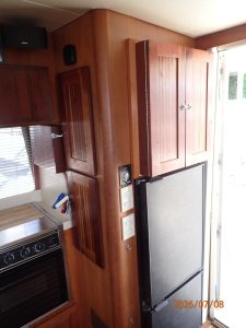 interior, Mainship 400, trawler for sale