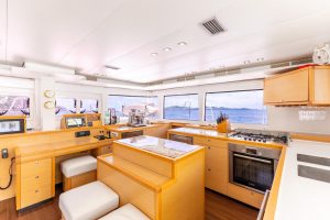 salon, Lagoon 560, catamaran for sale