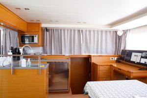 salon, Lagoon 450, catamaran for sale