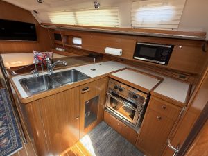 salon, Catalina 355, sailboat for sale