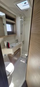 bath, Lagoon 51, catamaran for sale