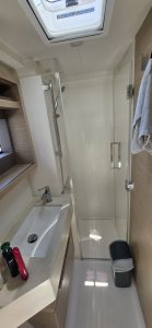 bath, Lagoon 51, catamaran for sale