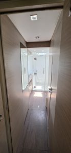 bath, Lagoon 51, catamaran for sale