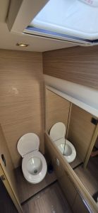 bath, Lagoon 51, catamaran for sale