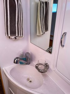 bath, Seawind 1260, catamaran for sale