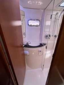 bath, Leopard 40, catamaran for sale