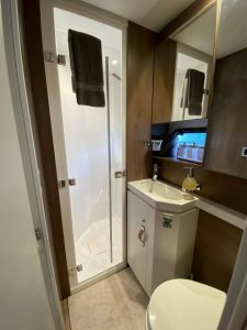 bath, Bali 5.4, catamaran for sale
