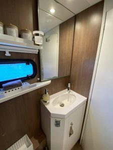bath, Bali 5.4, catamaran for sale