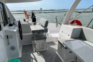 helm, Seawind 1260, catamaran for sale