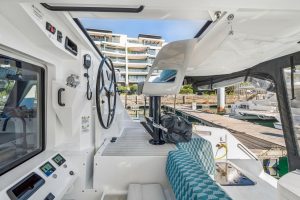 helm, Balance 442, catamaran for sale