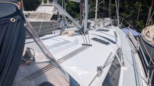 deck, Hunter 410, sailboat for sale
