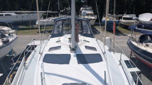 deck, Hunter 410, sailboat for sale