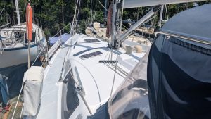 deck, Hunter 410, sailboat for sale