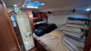 bed, Hunter 410, sailboat for sale